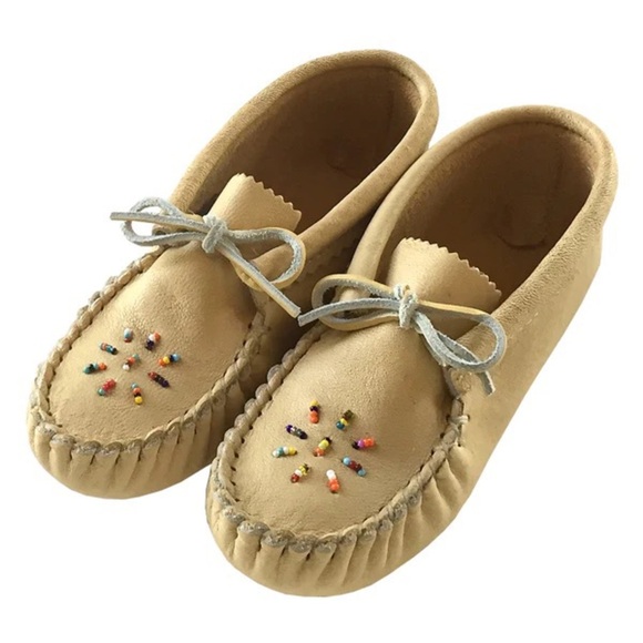 Minnetonka Soft Sole Leather Moccasins with Beaded Toe - Picture 1 of 10
